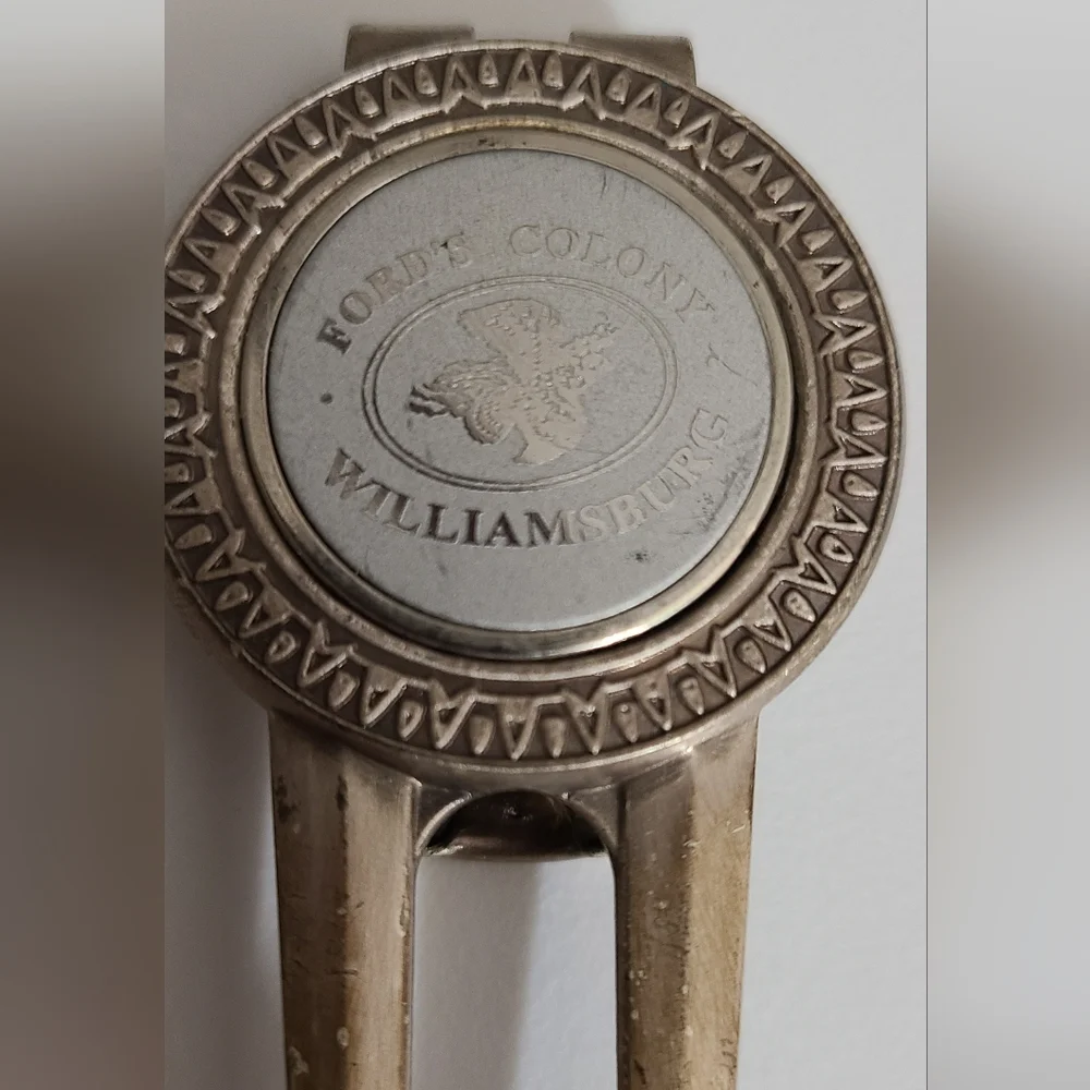 Vintage golf money clip divot tool marker EISINGER SMITH Williamsburg ford's col